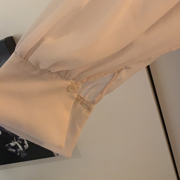 Beautiful cream chiffon blouse - Picture 2 of 5